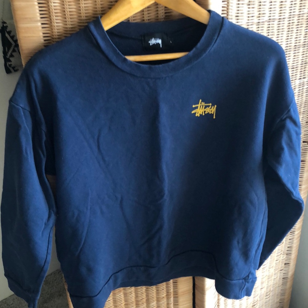 L navy crew neck